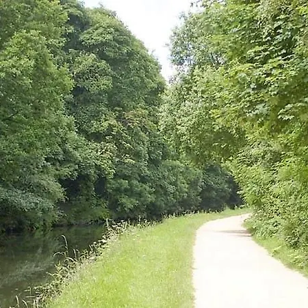 -rc7h- For Your Relaxed & Cosy Free Parking * Leeds (West Yorkshire)