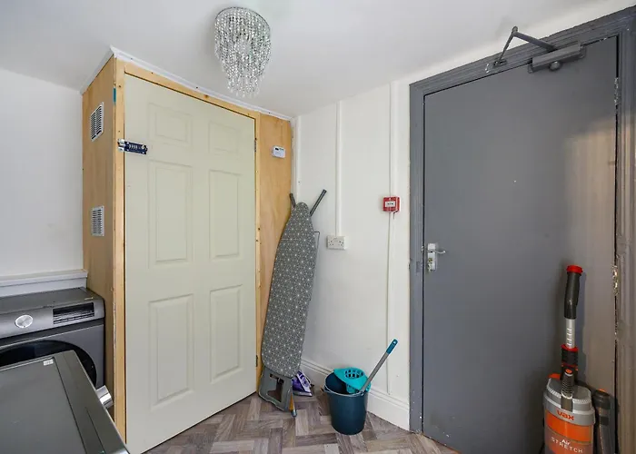 -rc7h- For Your Relaxed & Cosy Free Parking Leeds (West Yorkshire)